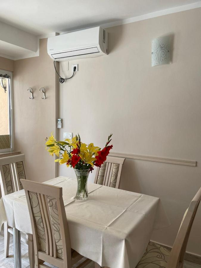 Apartman Pijavica Bijela Eksteriør billede