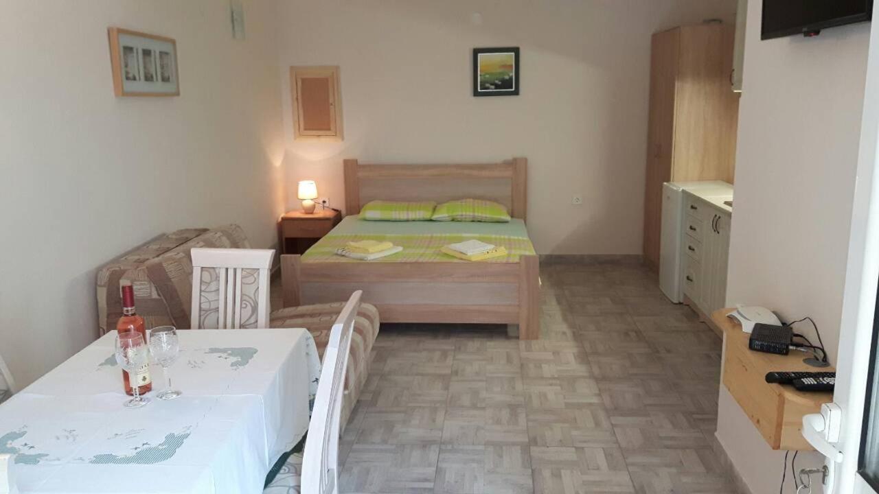 Apartman Pijavica Bijela Eksteriør billede
