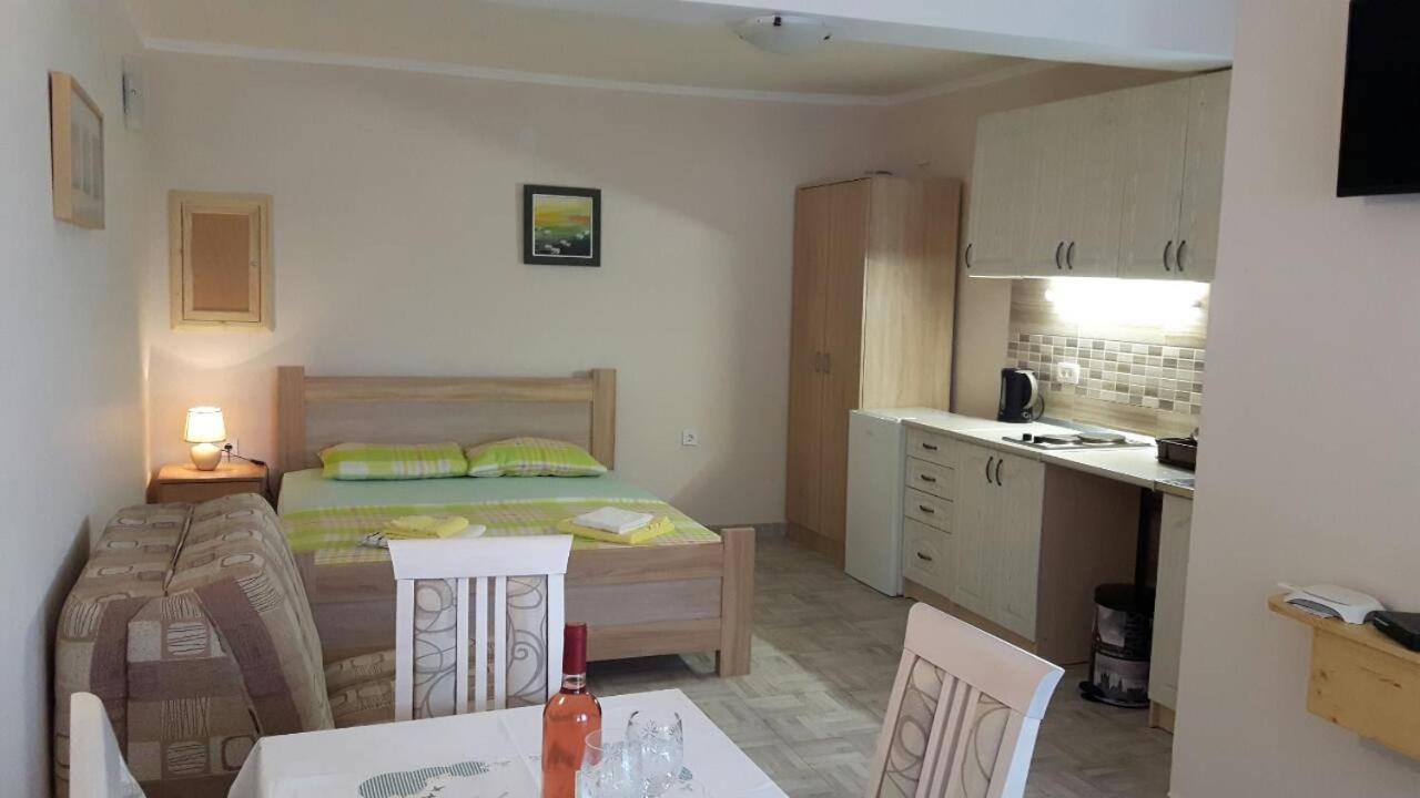 Apartman Pijavica Bijela Eksteriør billede